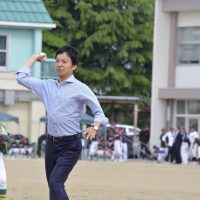 少年野球大会の始球式での1枚