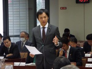 予算総括質疑での1枚