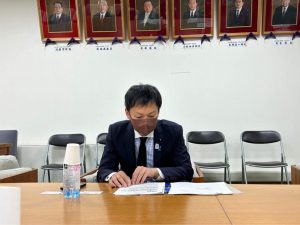 C27C19A0-4598-493B-8D10-68E12BDFE0DE